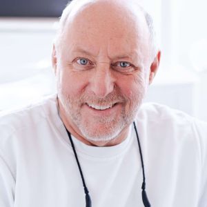 Zahnarzt Dr. Walter Hüning in der Zahnarztpraxis in Bochum-Harpen