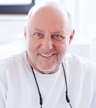 Zahnarzt Dr. Walter Hüning in der Zahnarztpraxis in Bochum-Harpen